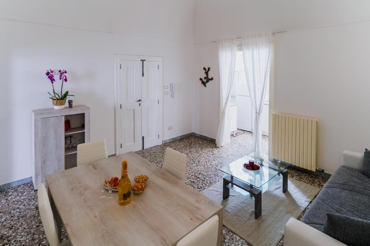 Palestro49 Holiday House Монополи Екстериор снимка